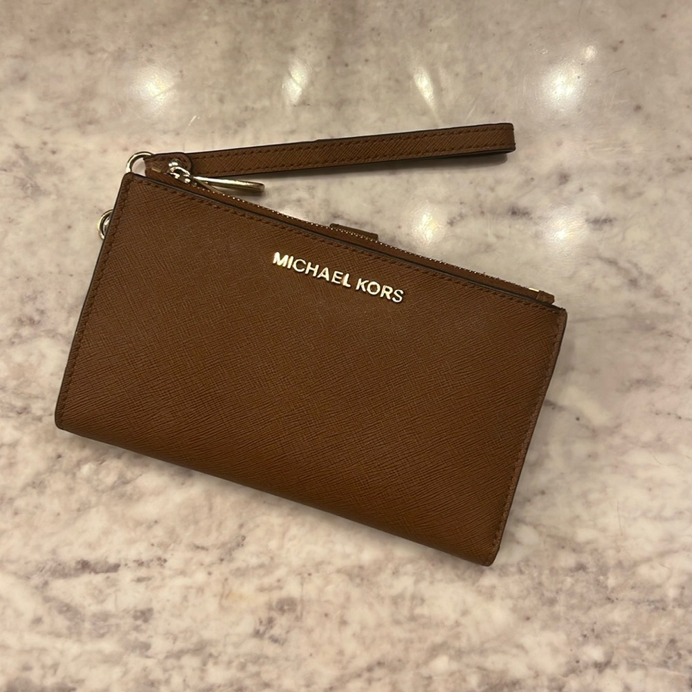 🪪 Michael Kors Wristlet